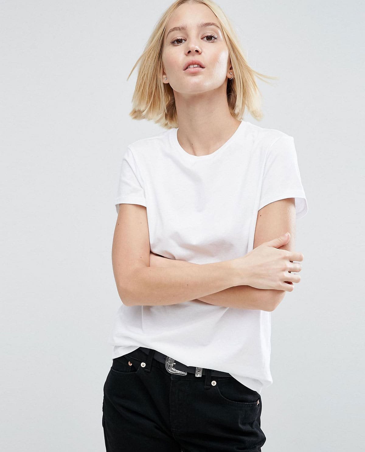 Model wearing the Rio organic cotton crew-neck tee in white